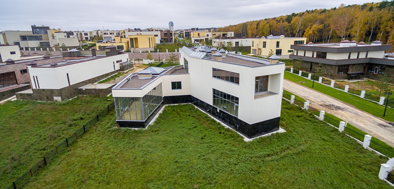 white Home containers